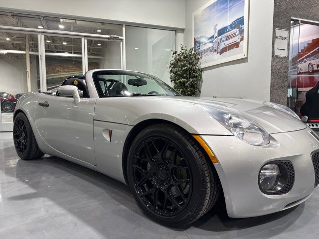 Used 2009 Pontiac Solstice GXP w/ Premium Package RWD image 23