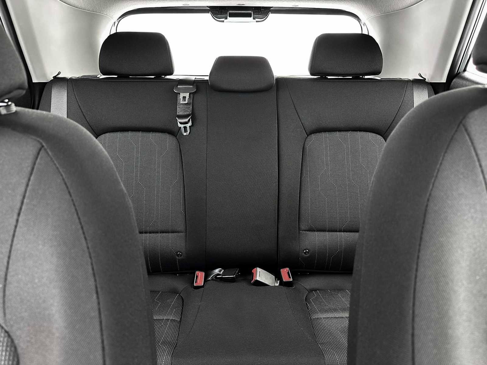 New 2025 Hyundai Venue SE image 16