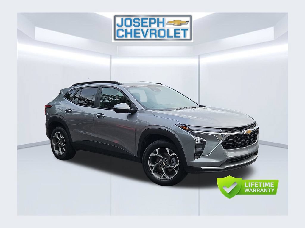 Used 2025 Chevrolet Trax LT