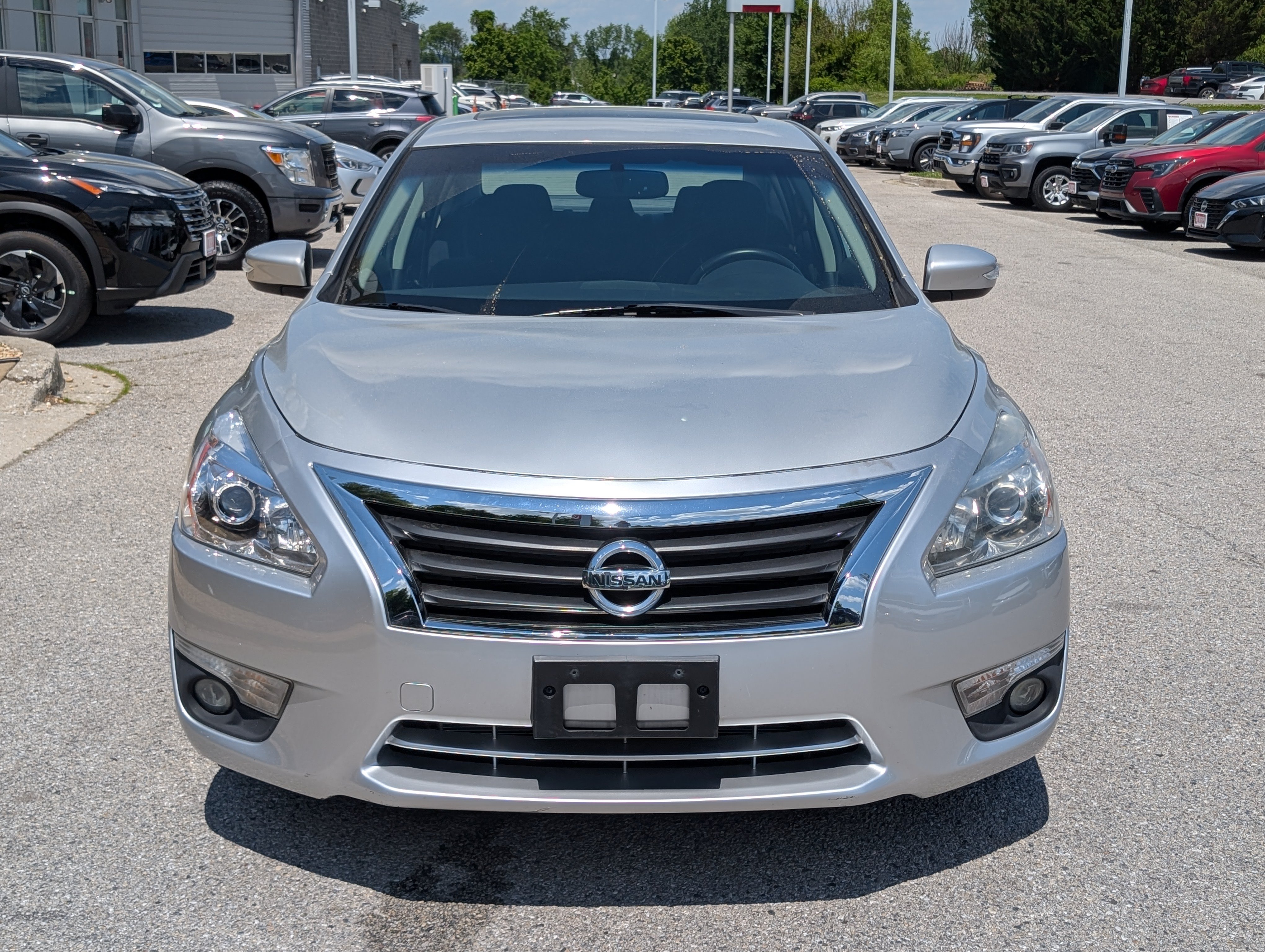 Used 2014 Nissan Altima 2.5 SV w/ Convenience Package FWD image 8