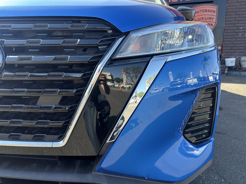Used 2024 Nissan Kicks S FWD image 6