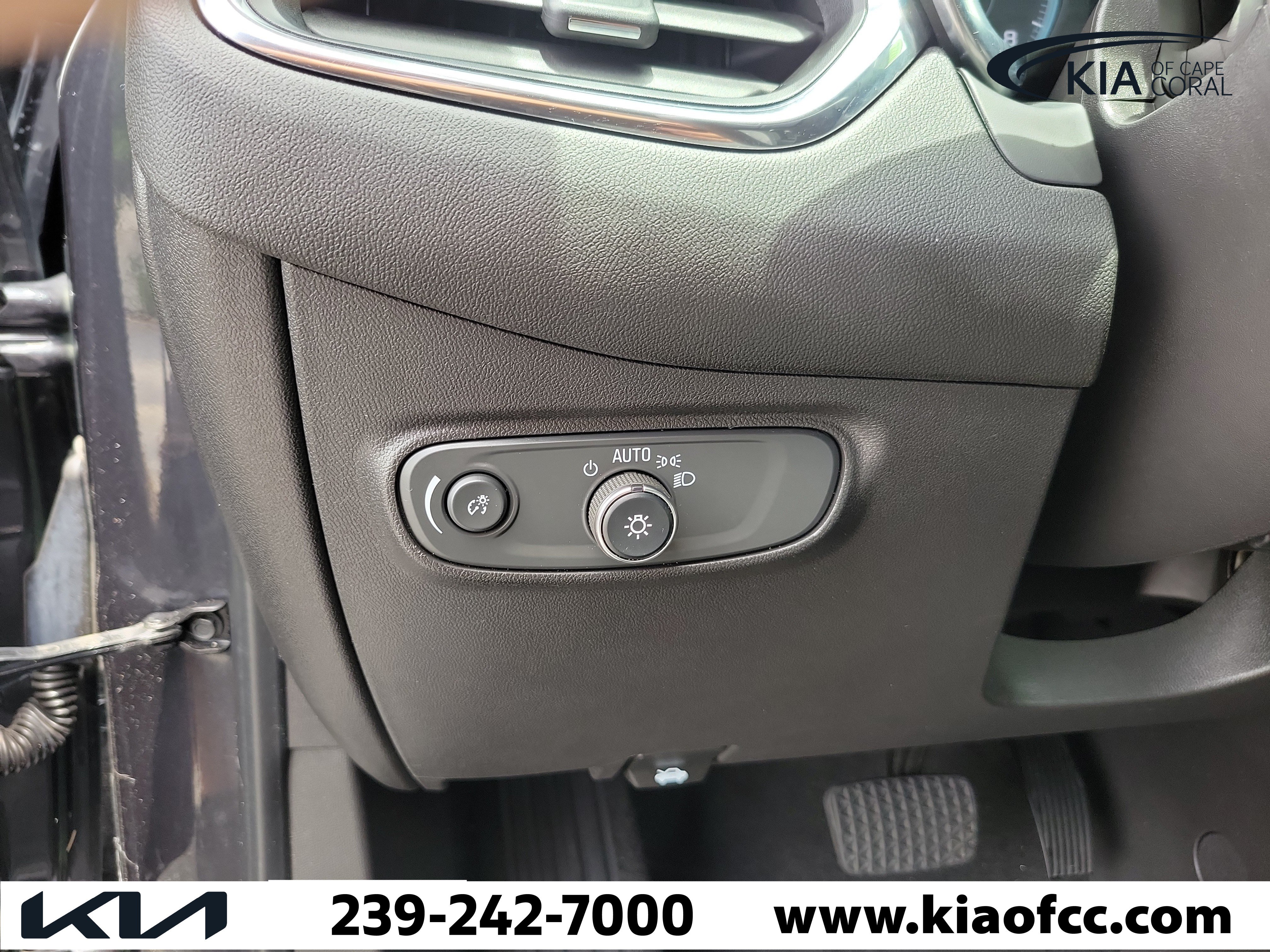 Used 2022 Chevrolet Equinox LS FWD image 22