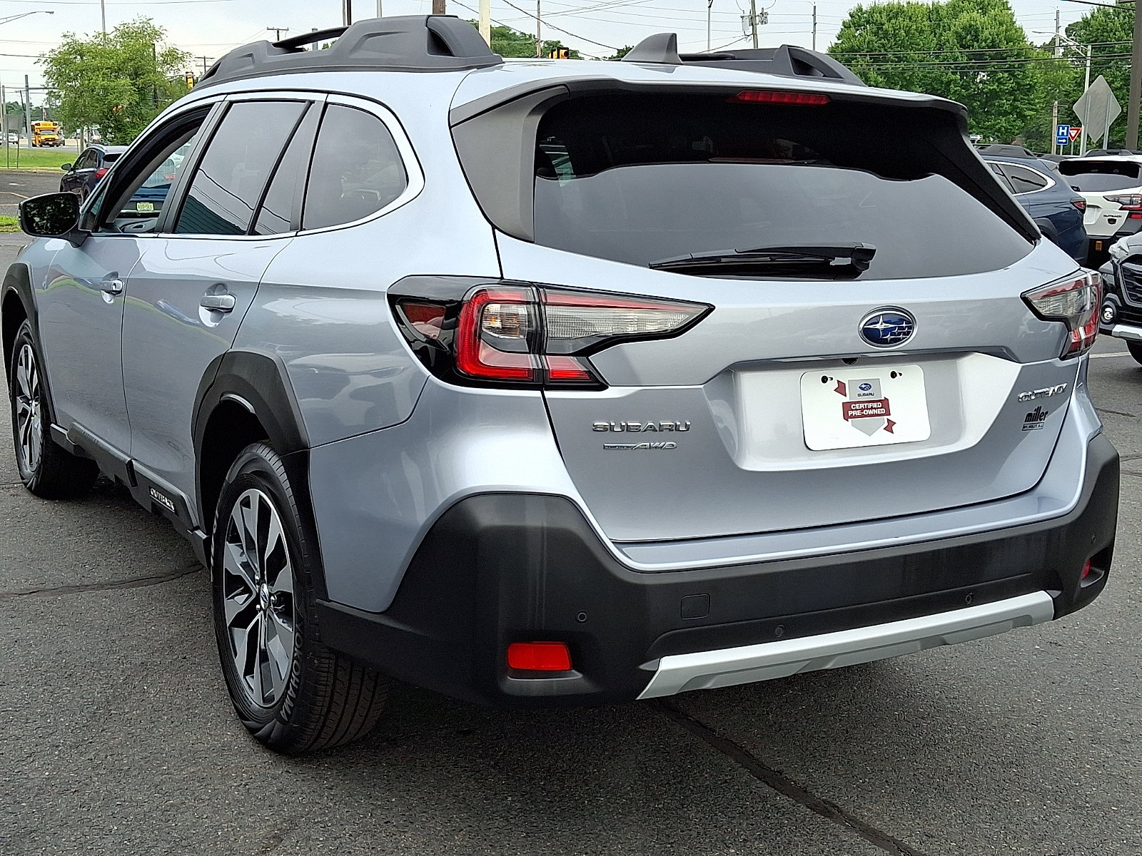 Certified 2024 Subaru Outback Limited AWD/4WD image 4