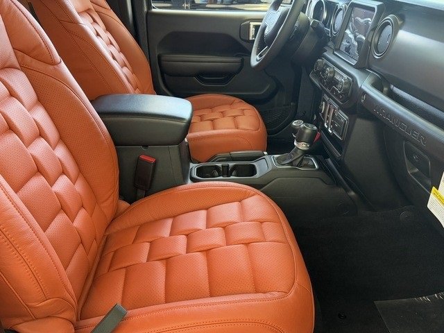 New 2023 Jeep Wrangler Sport AWD/4WD image 24