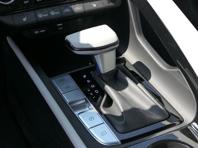 New 2025 Hyundai Elantra Limited image 21