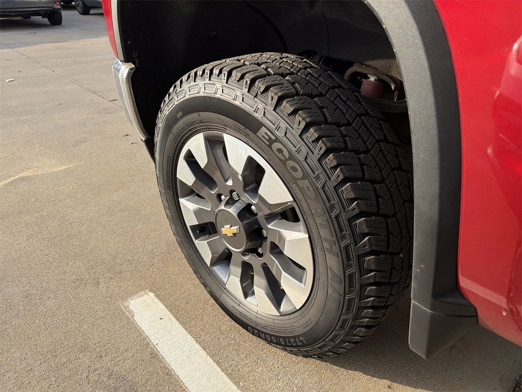 Used 2021 Chevrolet Silverado 2500 LT w/ Texas Edition image 5