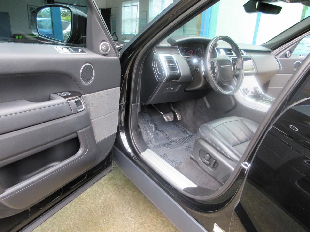 Used 2022 Land Rover Range Rover Sport HSE Silver Edition AWD/4WD image 6