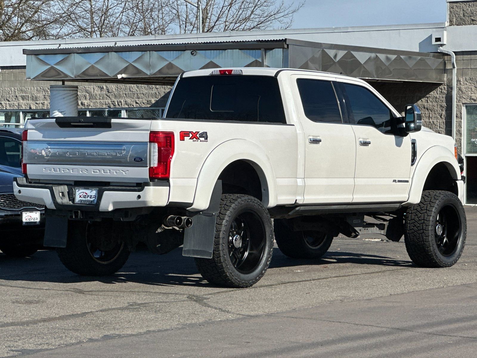 Used 2019 Ford F350 Platinum w/ Platinum Ultimate Package image 4