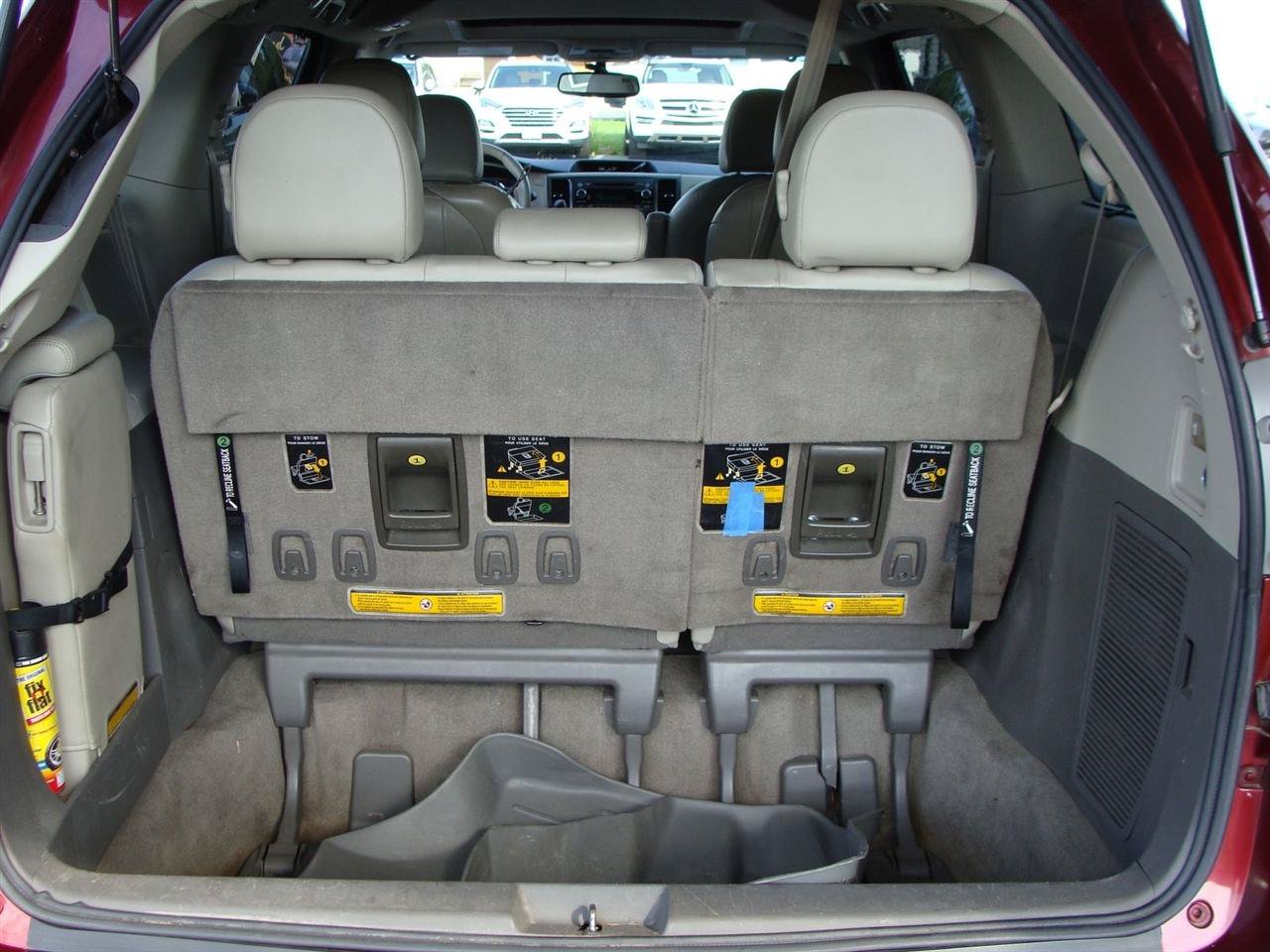 Used 2014 Toyota Sienna XLE FWD image 34