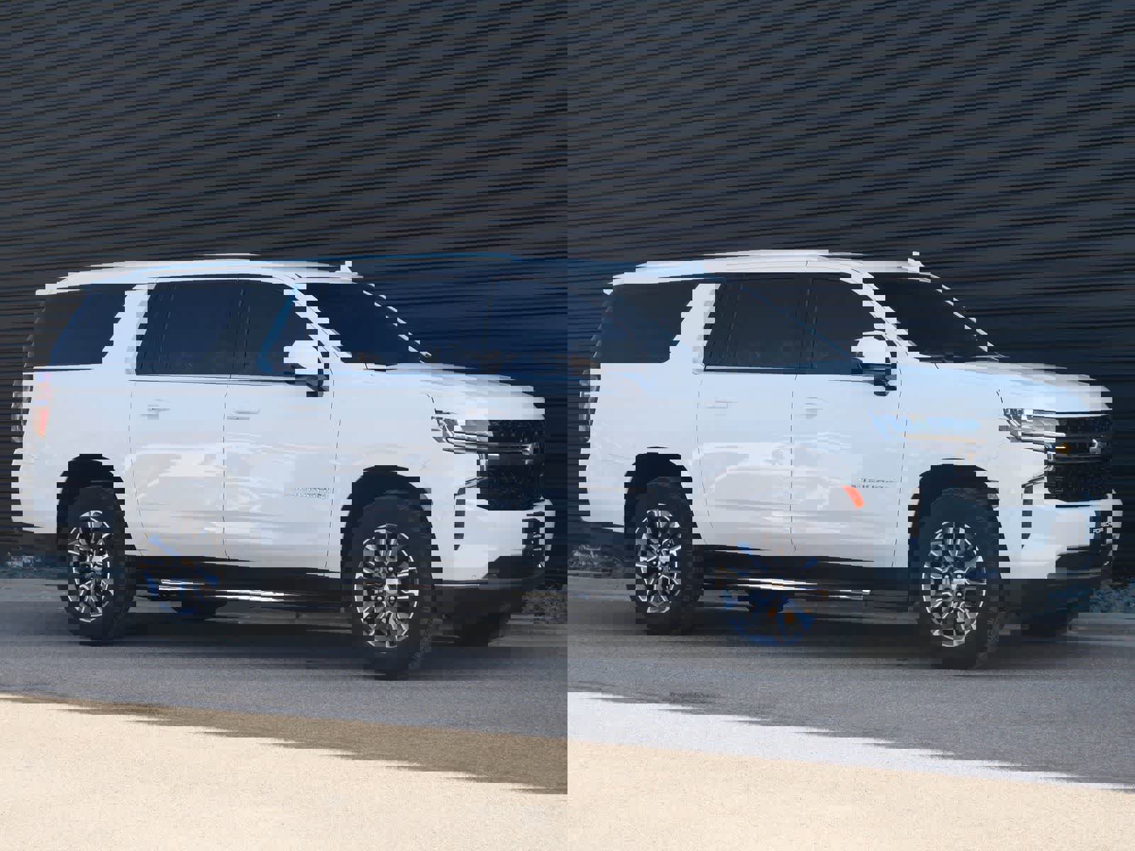 Used 2023 Chevrolet Suburban LS image 28