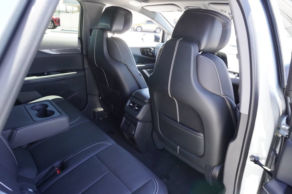 Certified 2025 Cadillac Optiq Luxury 2 AWD/4WD image 10