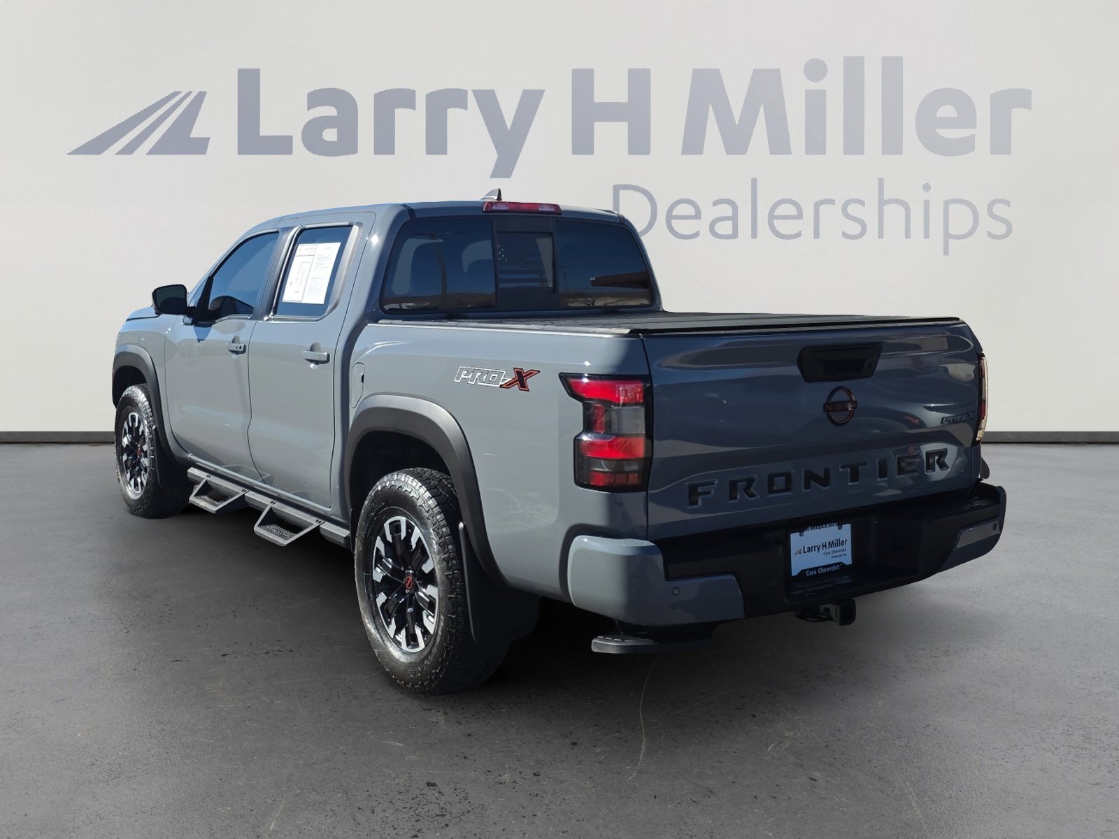 Used 2022 Nissan Frontier Pro-X image 3