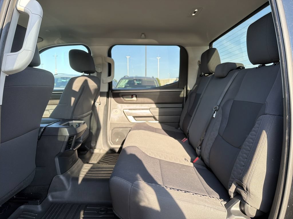 Used 2022 Toyota Tundra SR5 w/ SR5 Convenience Package AWD/4WD image 11