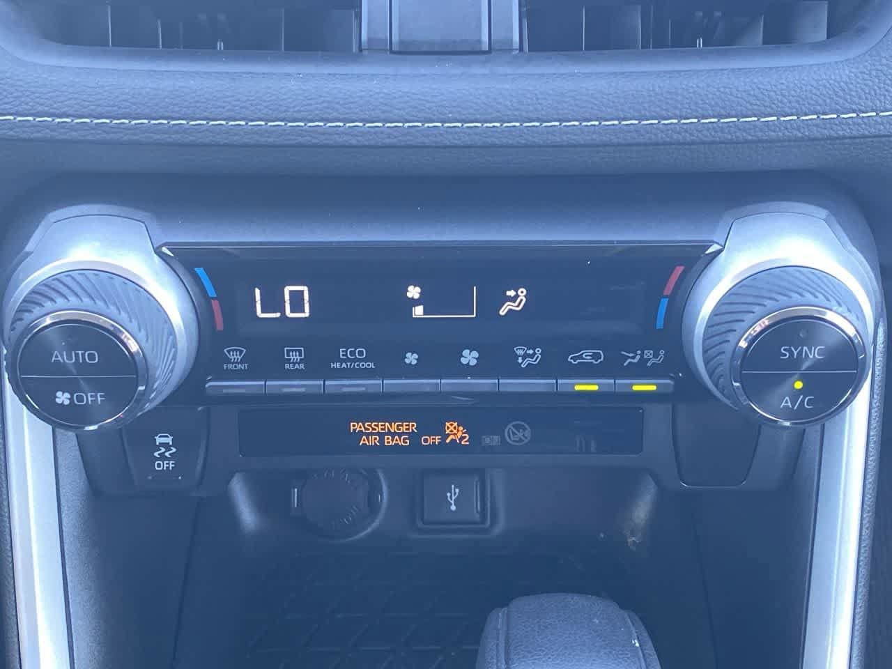 Used 2021 Toyota RAV4 XLE AWD/4WD image 18