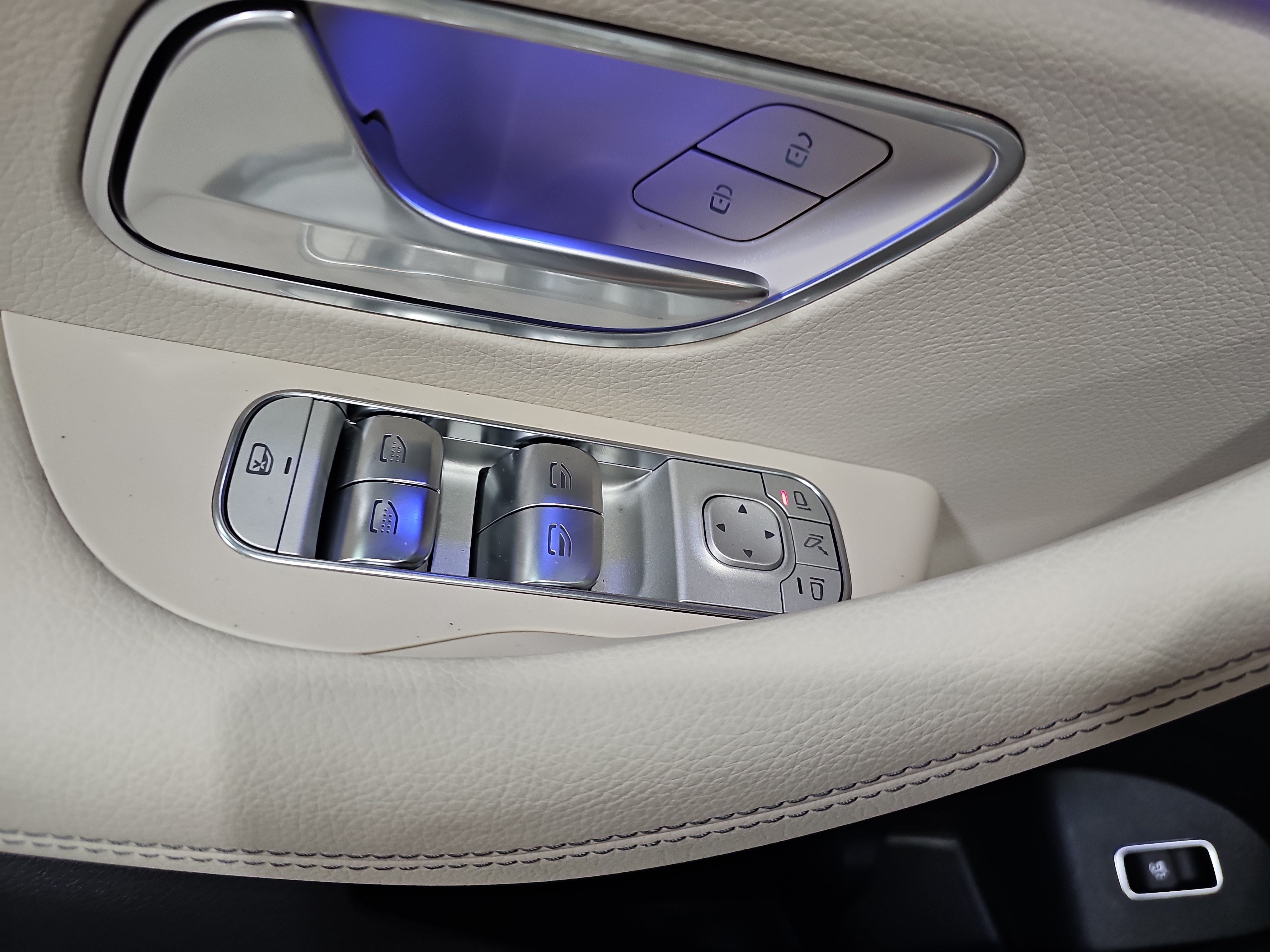 New 2026 Mercedes-Benz GLS 450 4MATIC image 30