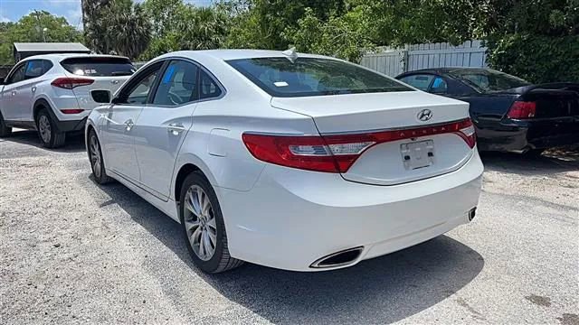 Used 2013 Hyundai Azera FWD image 2