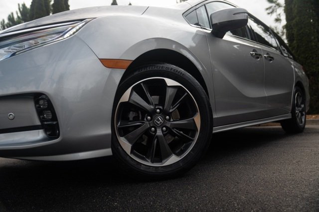 Used 2023 Honda Odyssey Elite image 4