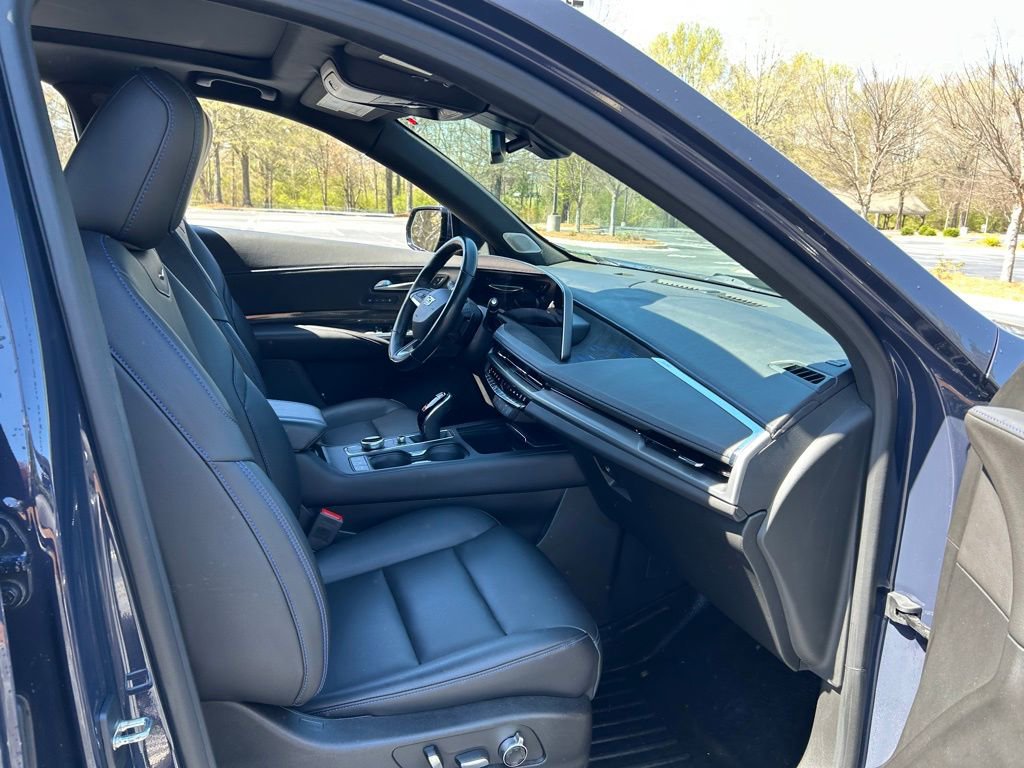 Used 2024 Cadillac XT4 Sport w/ Cold Weather Package image 39