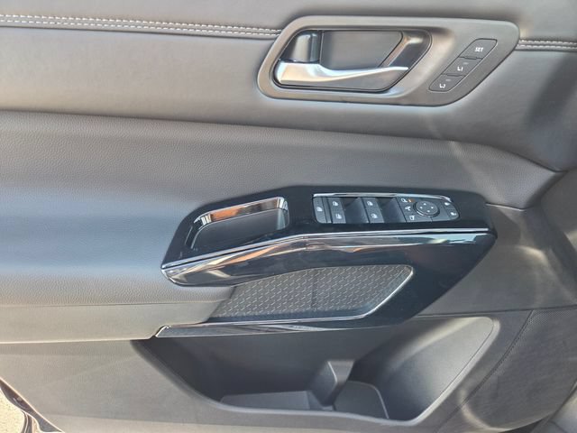 New 2026 Nissan Pathfinder Platinum FWD image 24