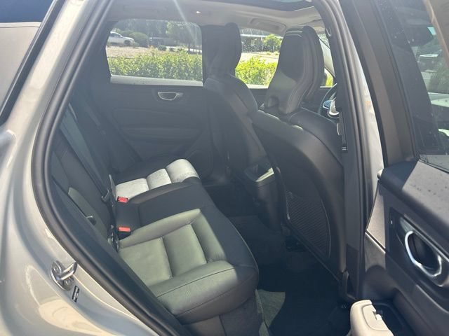 Certified 2025 Volvo XC60 B5 Plus AWD/4WD image 13