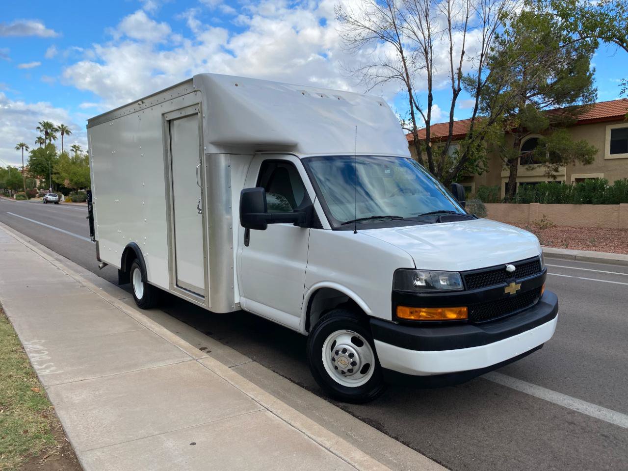 Used 2022 Chevrolet Express 3500 w/ Power Convenience Package RWD image 3