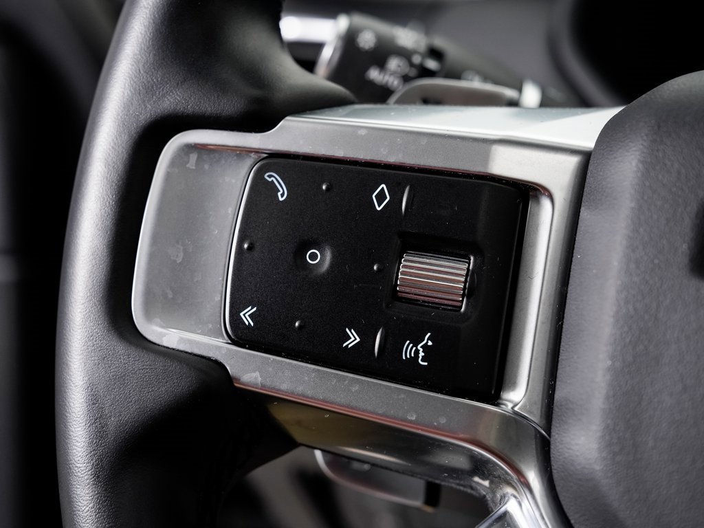 Used 2023 Land Rover Discovery S R-Dynamic image 11