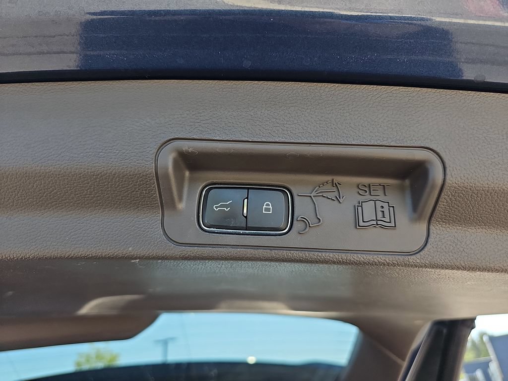 Used 2020 Ford Explorer Platinum AWD/4WD image 19