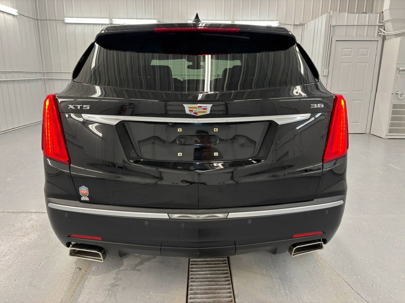 Used 2017 Cadillac XT5 Premium Luxury w/ LPO, Wheel Lock Package image 5