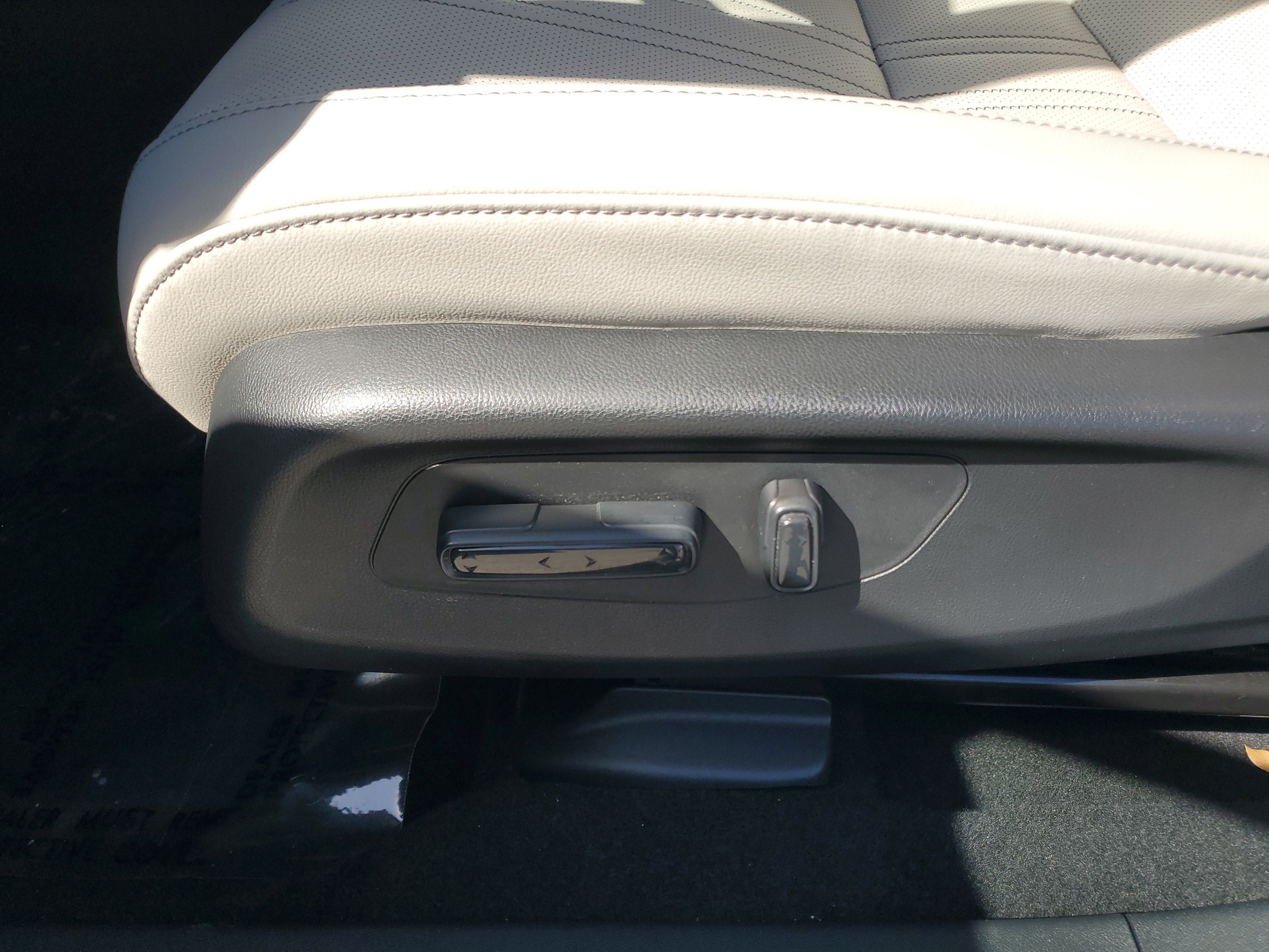 Used 2023 Honda HR-V EX-L image 13