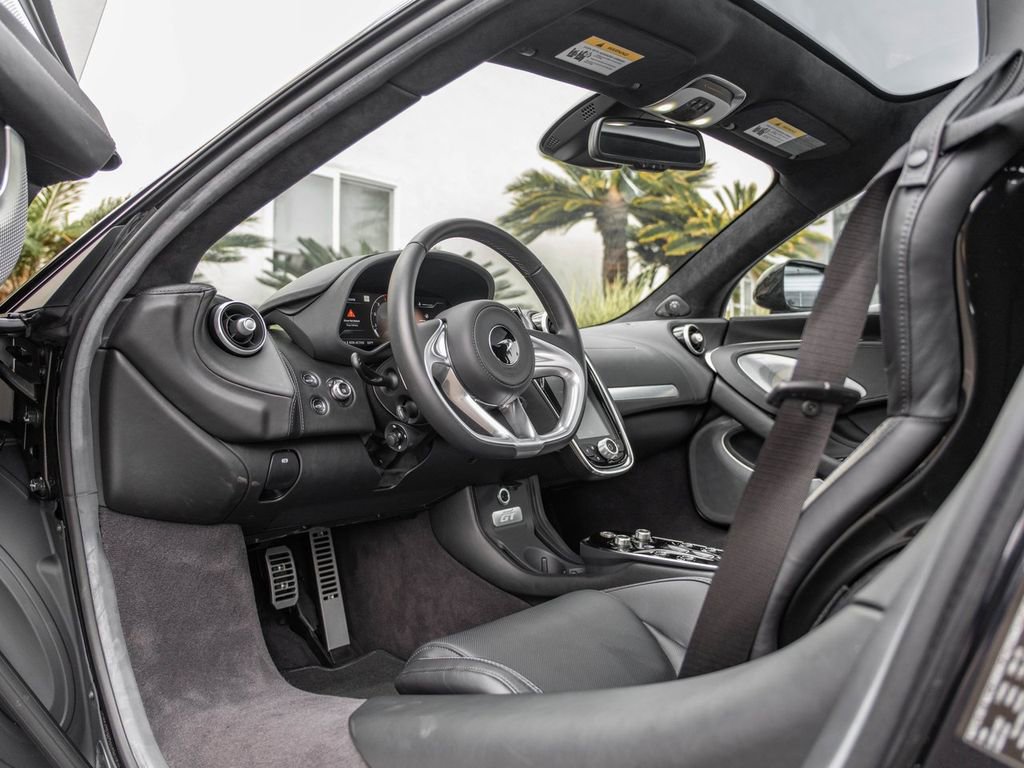 Used 2023 McLaren GT image 7