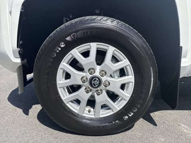 Used 2024 Toyota Tacoma SR5 AWD/4WD image 10