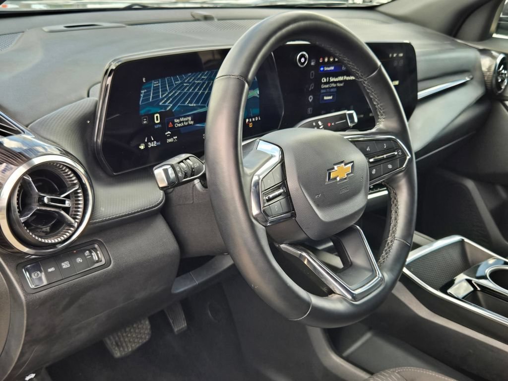 Used 2025 Chevrolet Equinox LT AWD/4WD image 11