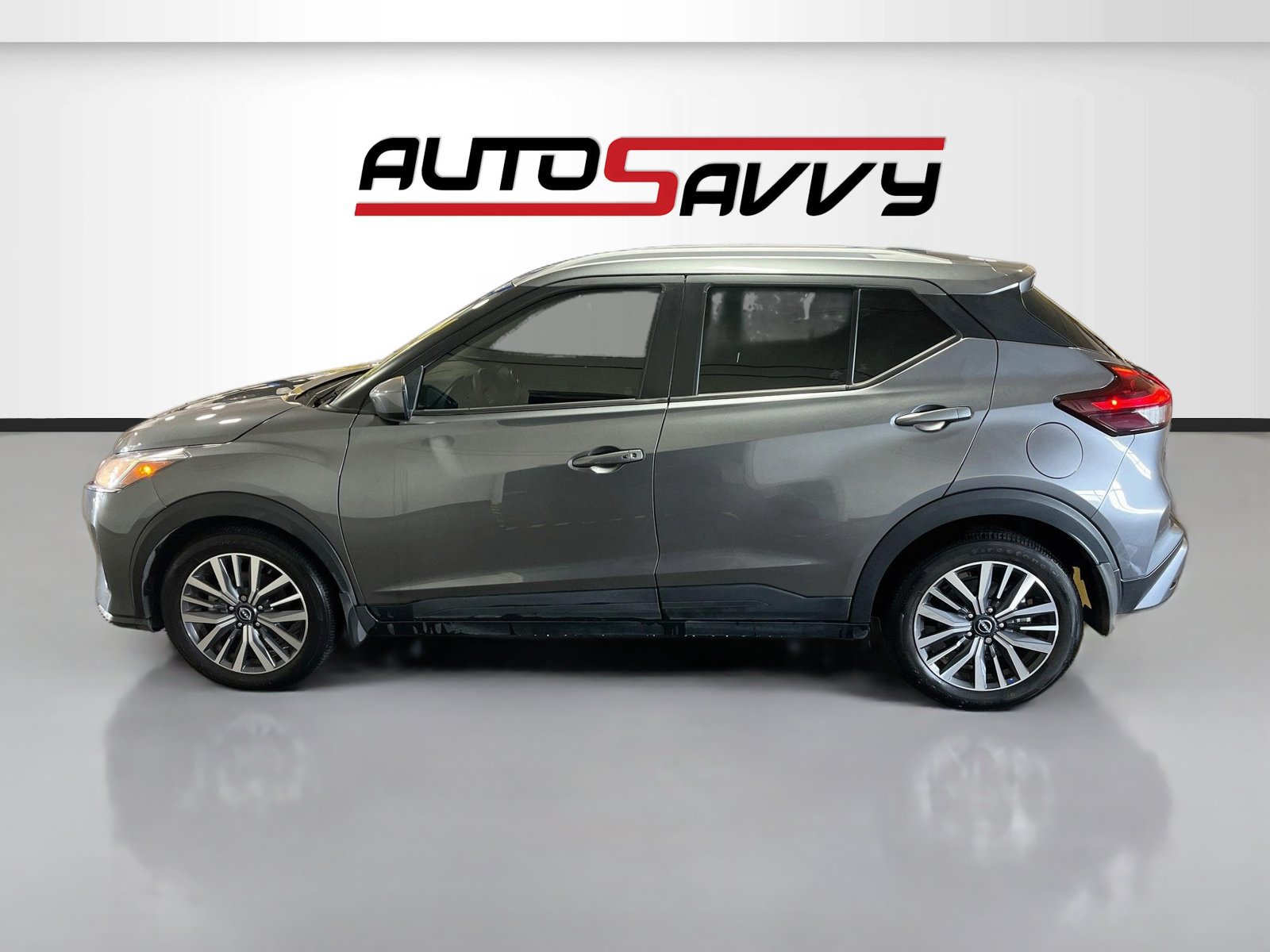 Used 2024 Nissan Kicks SV FWD image 4