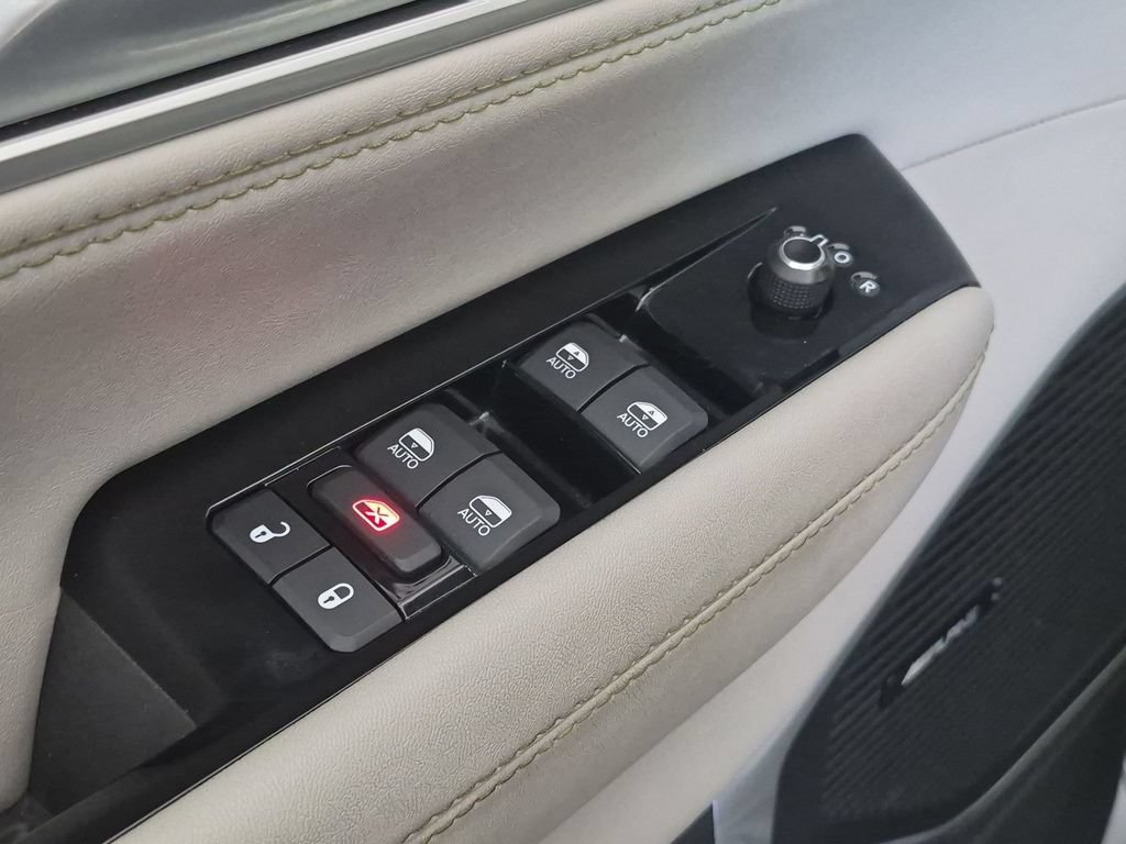 Certified 2024 Jeep Wagoneer Series II w/ Flexible Seating Group AWD/4WD image 15