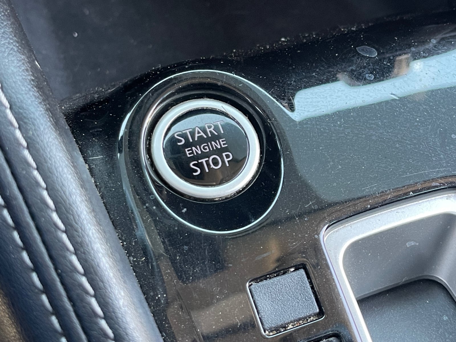 Used 2020 Nissan Kicks SR FWD image 28