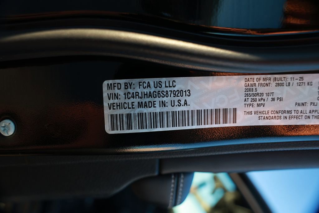 New 2025 Jeep Grand Cherokee Altitude image 31