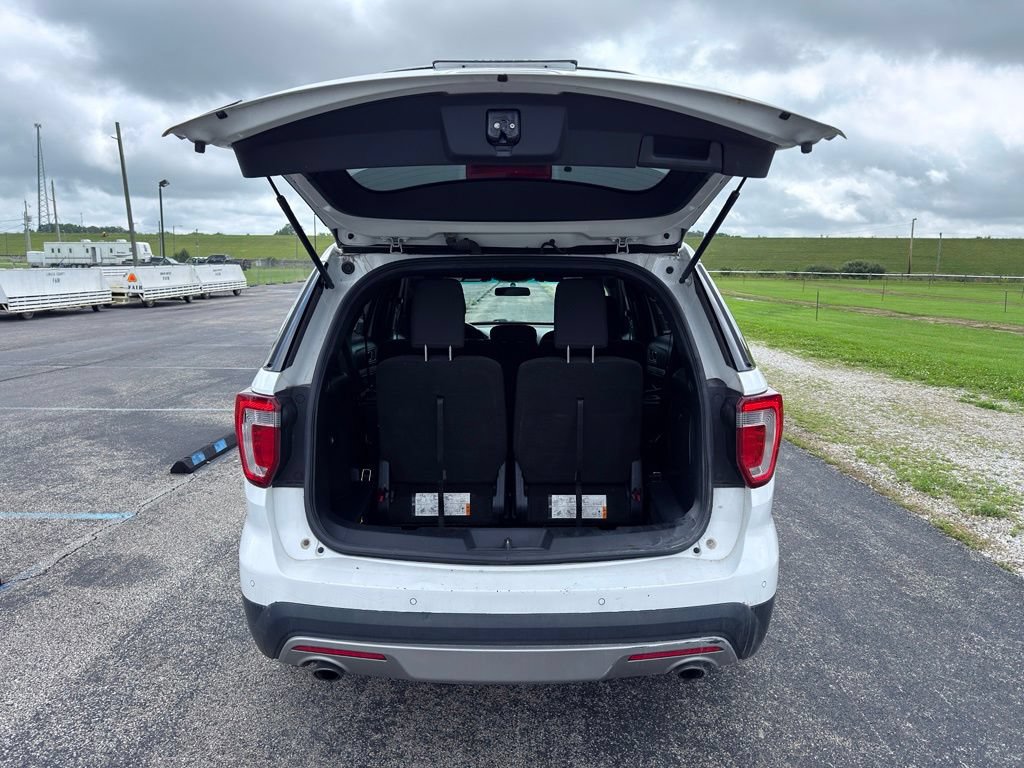 Used 2017 Ford Explorer XLT FWD image 19
