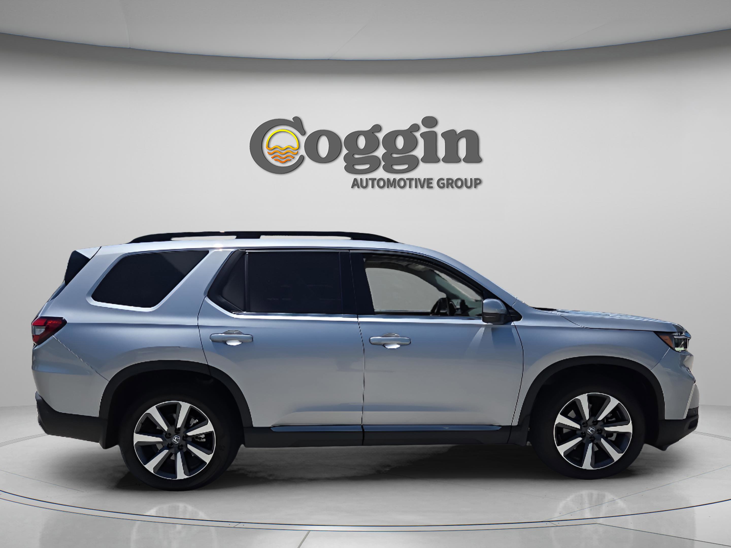 Used 2025 Honda Pilot Touring image 6
