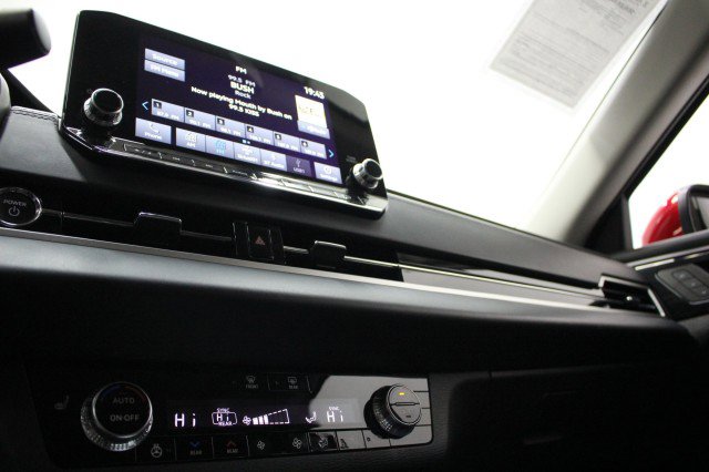 Used 2025 Mitsubishi Outlander SEL image 16