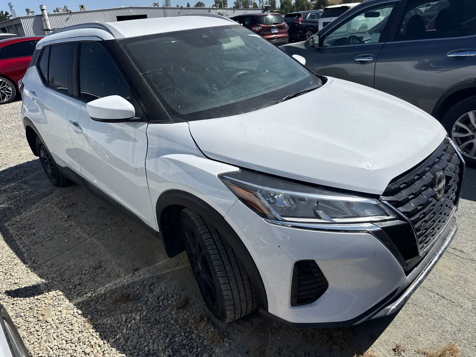 Used 2022 Nissan Kicks SV FWD image 3