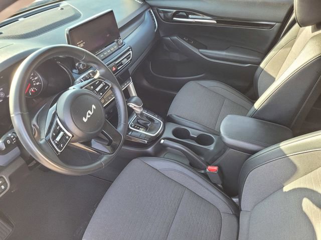 Used 2023 Kia Seltos S w/ Navigation Package FWD image 8
