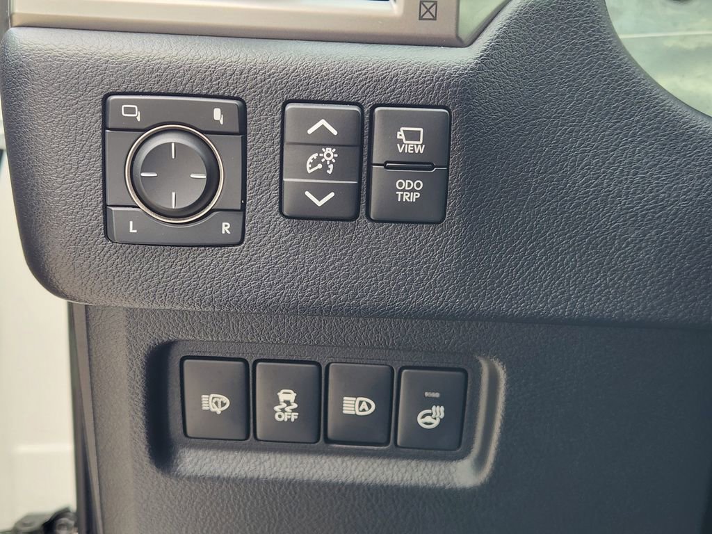 Certified 2023 Lexus GX 460 Luxury w/ Sport Design Package AWD/4WD image 21