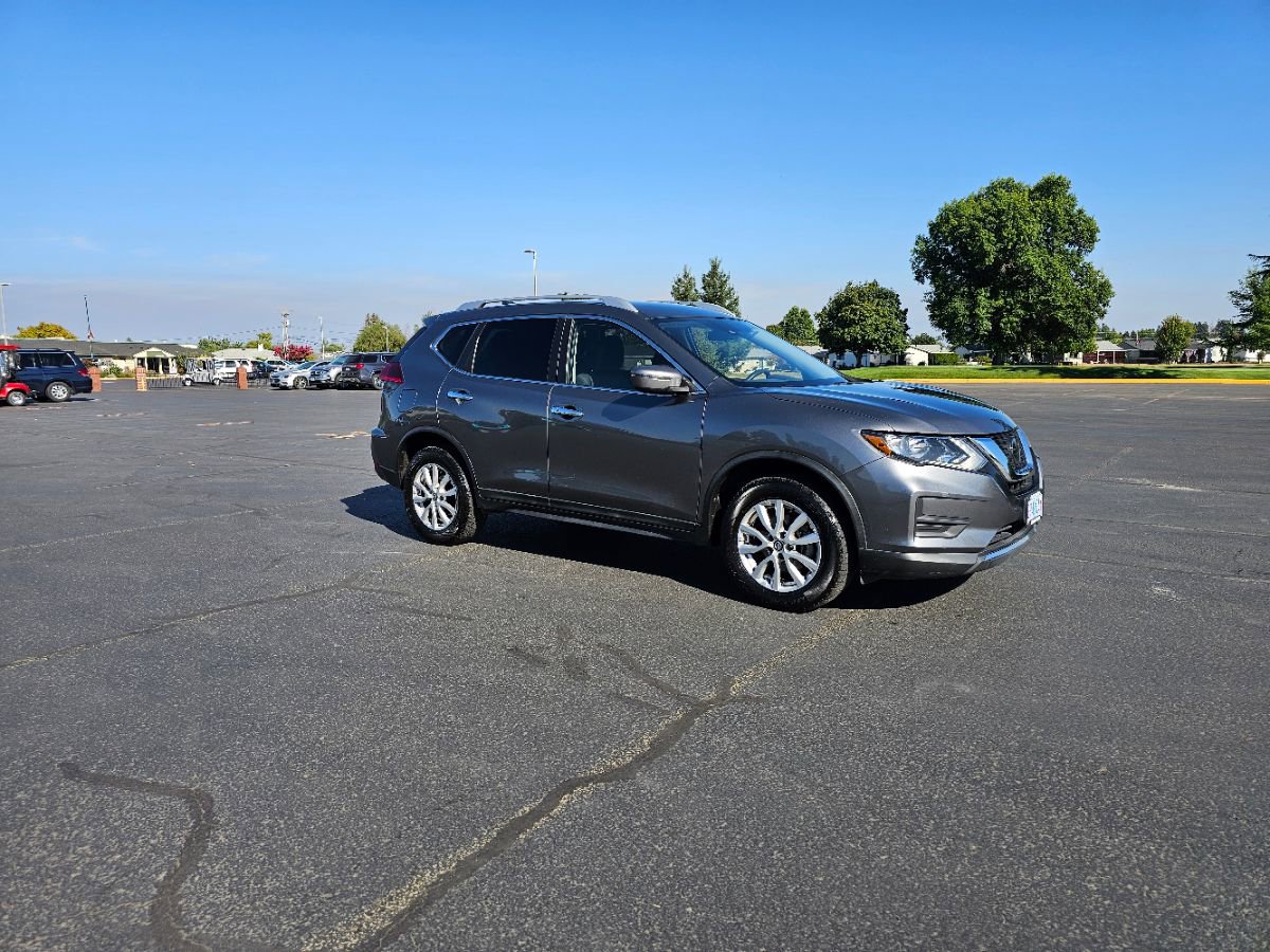 Used 2020 Nissan Rogue SV image 4