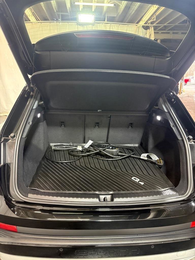 Used 2022 Audi Q4 e-tron Premium w/ Convenience Package image 9