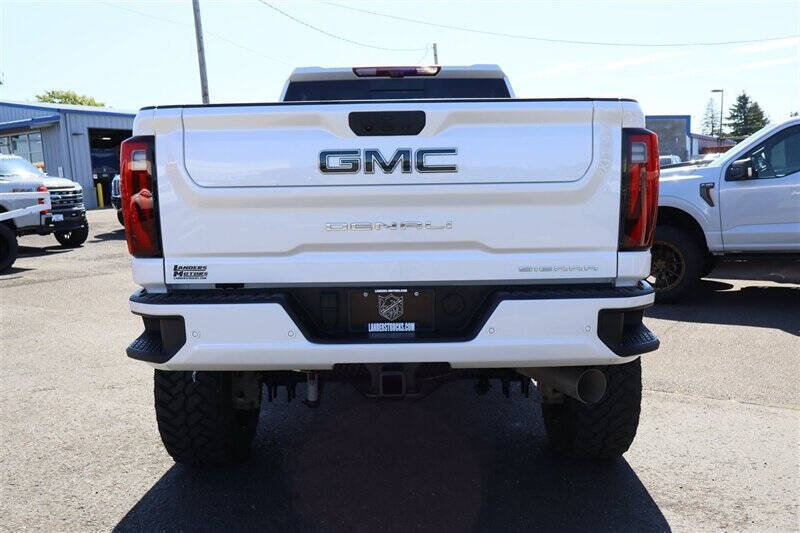 Used 2025 GMC Sierra 3500 Denali Ultimate AWD/4WD image 4