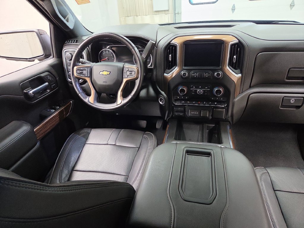 Used 2021 Chevrolet Silverado 1500 High Country w/ Technology Package AWD/4WD image 13