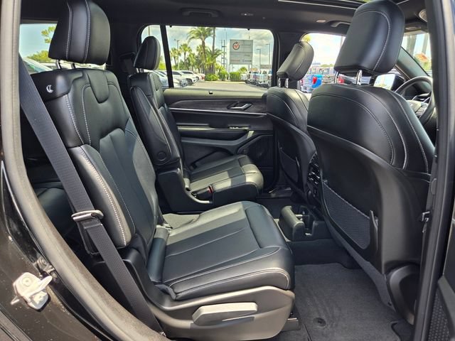 Certified 2024 Jeep Grand Cherokee L Limited w/ Luxury Tech Group II AWD/4WD image 17