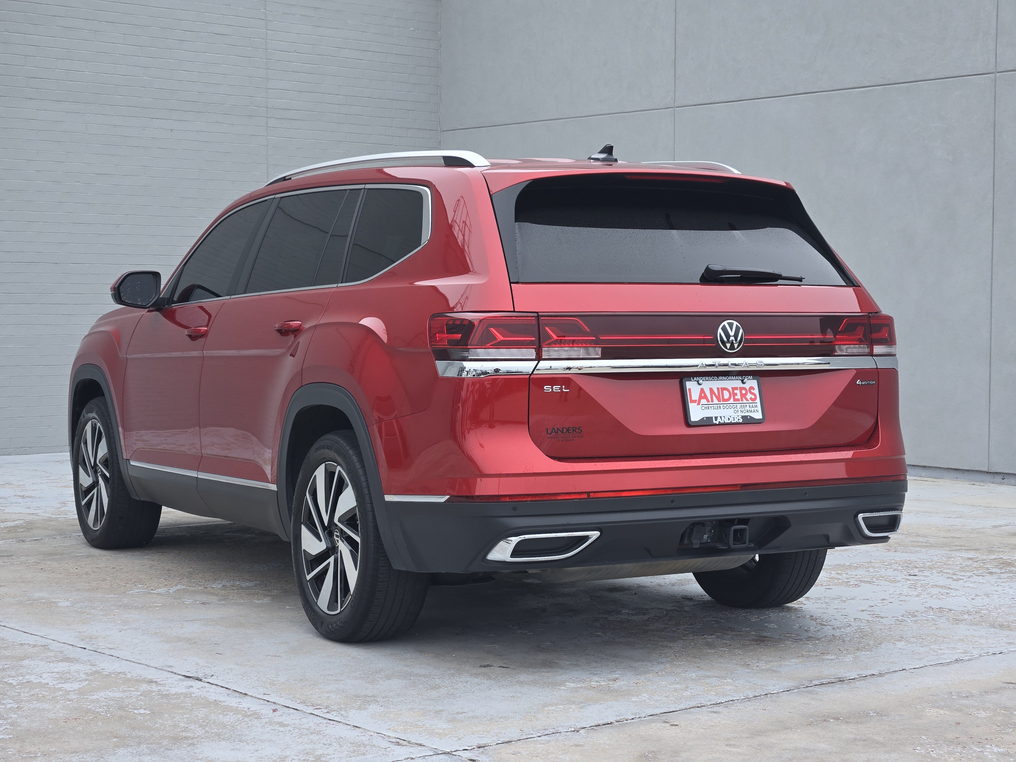 Used 2024 Volkswagen Atlas SEL AWD/4WD image 6