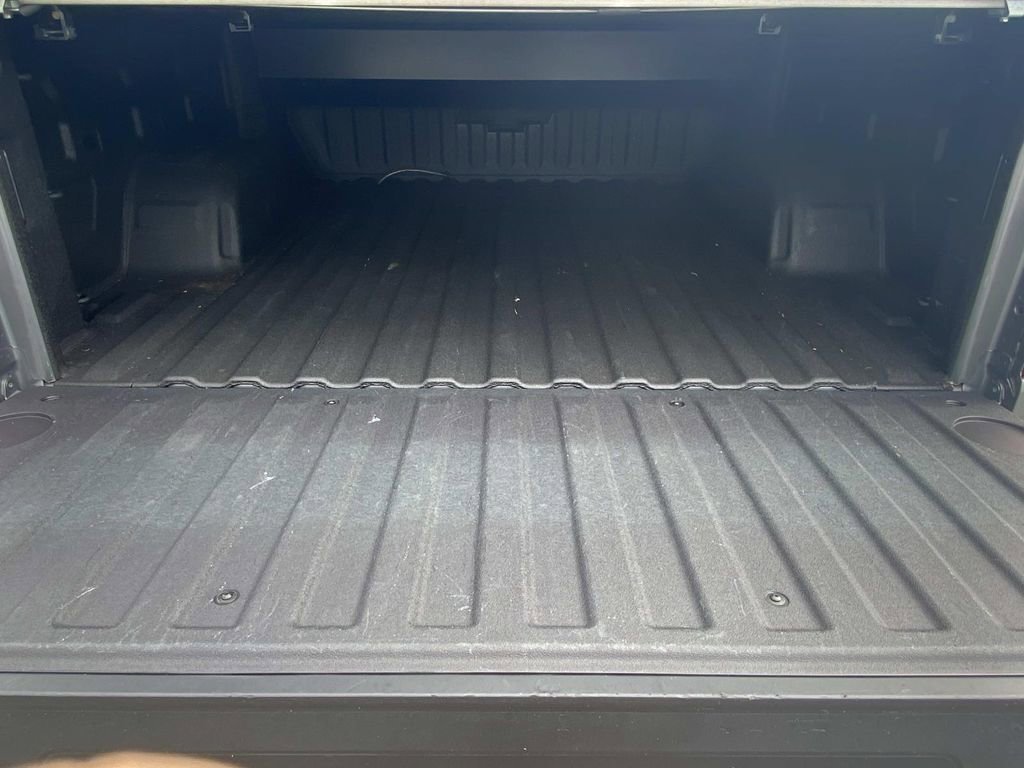 Used 2021 Chevrolet Silverado 1500 LT Trail Boss w/ Bed Protection Package image 11