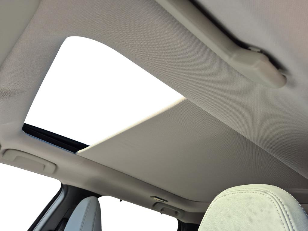 New 2026 Mitsubishi Outlander SEL image 16